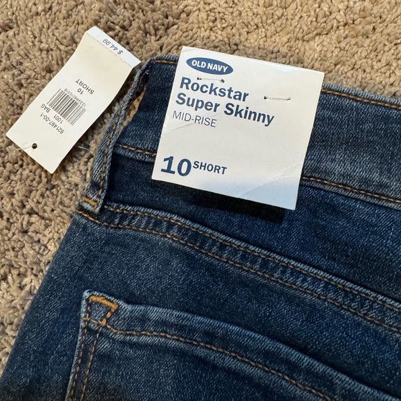 Old Navy Rockstar Super Skinny Mid Rise 10 Short - Picture 2 of 4